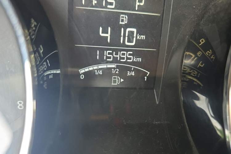 Used Volkswagen Bora 2015 Value Edition 1.6L Automatic Comfort Version Odometer Close Up