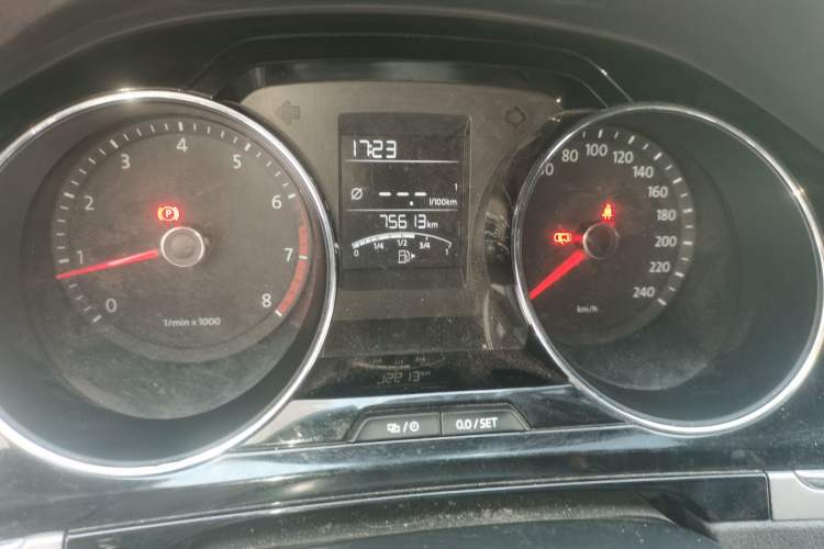 Used Volkswagen Bora 2015 Zhuihui Edition 1.6L Manual Comfort Model Odometer Close Up