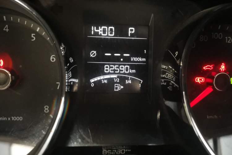 Used Volkswagen Bora 2015 Value Edition 1.6L Automatic Comfort Version Odometer Close Up