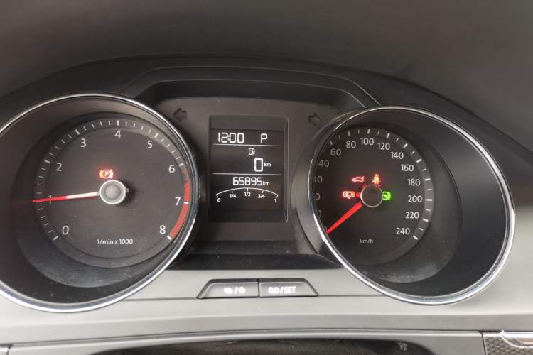 Used Volkswagen Bora 2015 Qihui Edition 1.6L Automatic Fashion Model Odometer Close Up