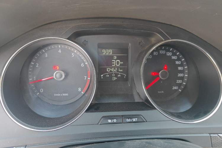 Used Volkswagen Bora 2015 Value Edition 1.6L Manual Fashionable Style Odometer Close Up