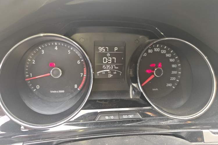 Used Volkswagen Bora 2015 Value Edition 1.6L Automatic Comfort Version Odometer Close Up