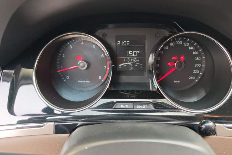 Used Volkswagen Bora 2015 Zhuihui Edition 1.6L Manual Comfort Model Odometer Close Up