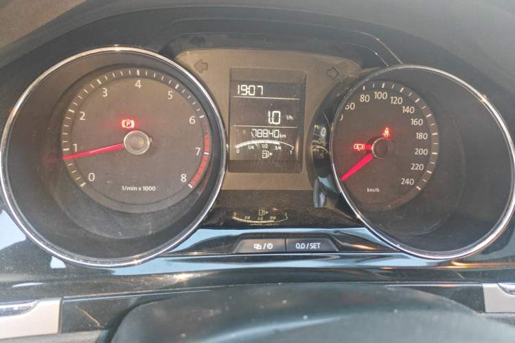 Used Volkswagen Bora 2015 Zhuihui Edition 1.6L Manual Comfort Model Odometer Close Up