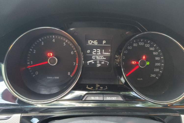 Used Volkswagen Bora 2015 Value Edition 1.4TSI Automatic Sportline Odometer Close Up