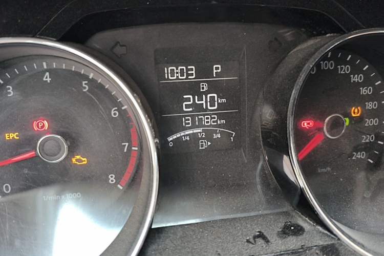 Used Volkswagen Bora 2015 Value Edition 1.6L Automatic Comfort Version Odometer Close Up