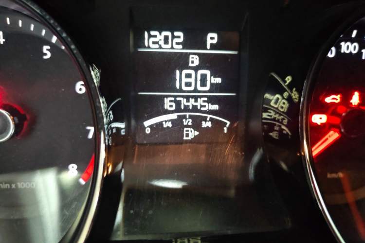 Used Volkswagen Bora 2015 Value Edition 1.6L Automatic Comfort Version Odometer Close Up