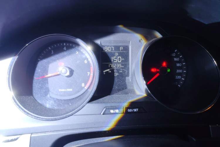 Used Volkswagen Bora 2015 Qihui Edition 1.6L Automatic Fashion Model Odometer Close Up