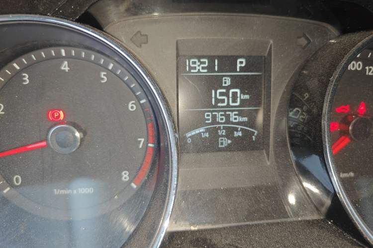Used Volkswagen Bora 2015 Value Edition 1.6L Automatic Comfort Version Odometer Close Up