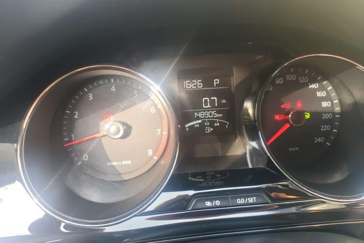 Used Volkswagen Bora 2015 Value Edition 1.6L Automatic Comfort Version Odometer Close Up
