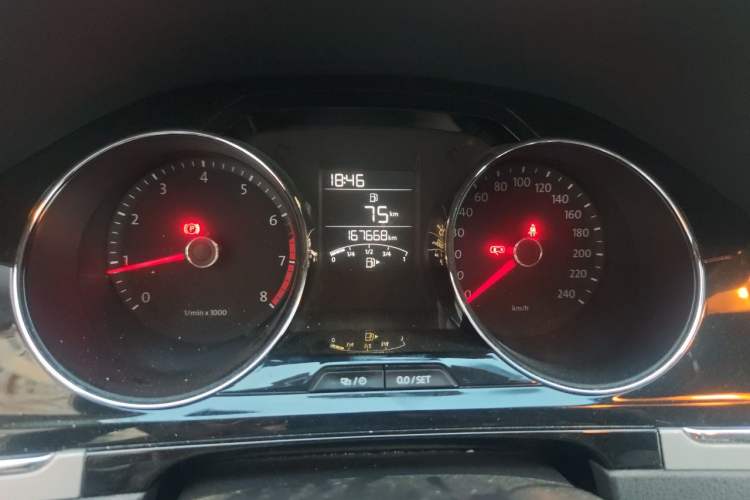 Used Volkswagen Bora 2015 Zhuihui Edition 1.6L Manual Comfort Model Odometer Close Up
