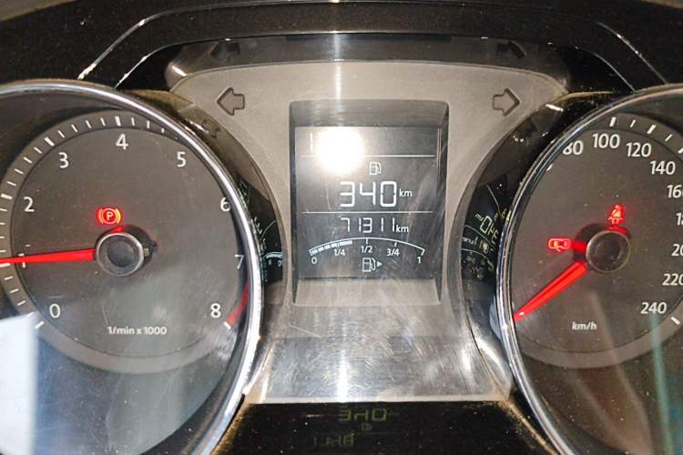 Used Volkswagen Bora 2015 Zhuihui Edition 1.6L Manual Comfort Model Odometer Close Up