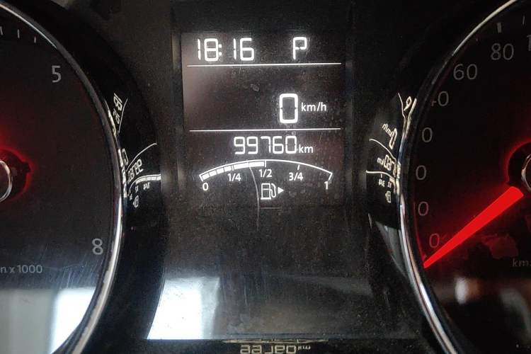 Used Volkswagen Bora 2015 Value Edition 1.6L Automatic Comfort Version Odometer Close Up