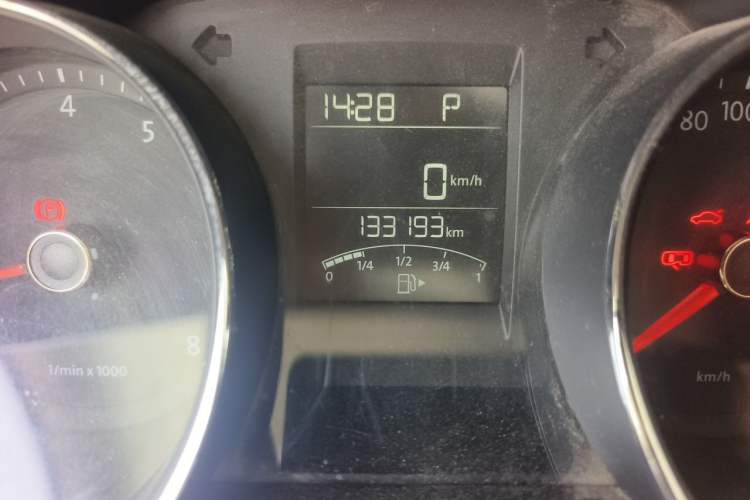 Used Volkswagen Bora 2015 Qihui Edition 1.6L Automatic Fashion Model Odometer Close Up