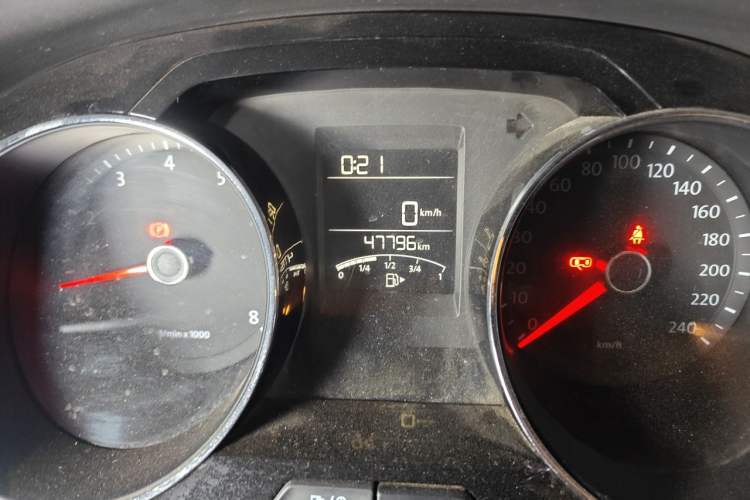 Used Volkswagen Bora 2015 Zhuihui Edition 1.6L Manual Comfort Model Odometer Close Up