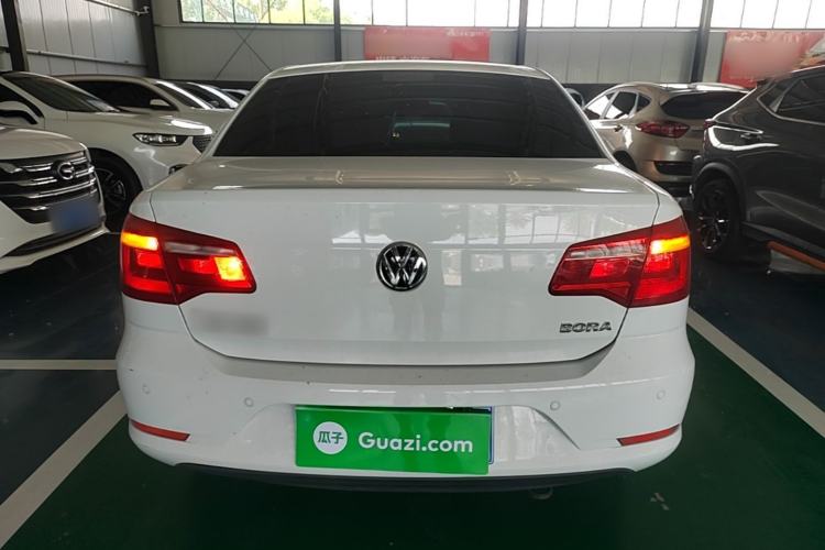Used Volkswagen Bora 2015 Value Edition 1.6L Manual Fashionable Style Rear