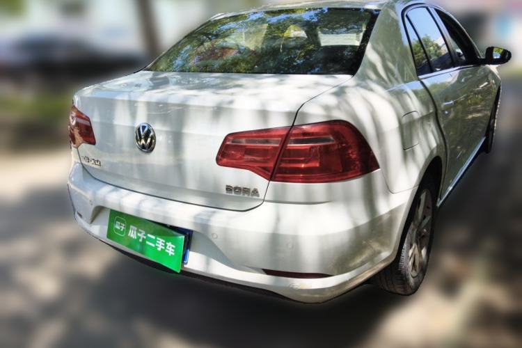 Used Volkswagen Bora 2015 Value Edition 1.6L Automatic Comfort Version Rear Right 45 Deg