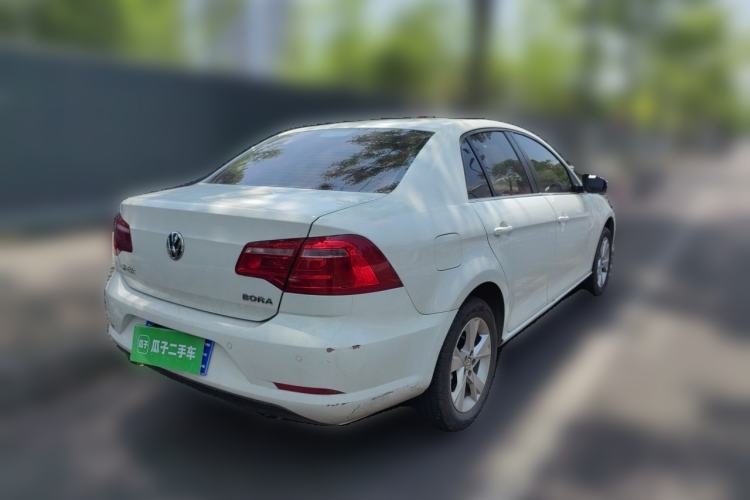Used Volkswagen Bora 2015 Value Edition 1.6L Automatic Comfort Version Rear Right 45 Deg