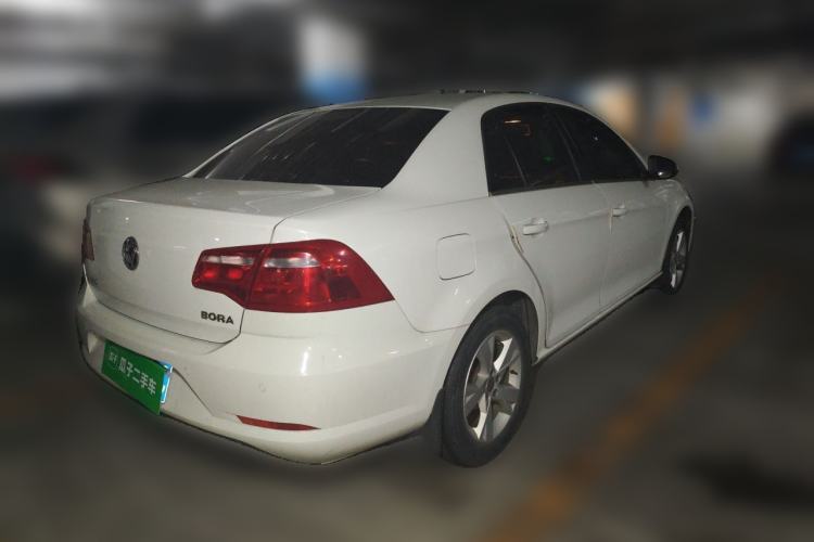Used Volkswagen Bora 2015 Qihui Edition 1.6L Automatic Fashion Model Rear Right 45 Deg