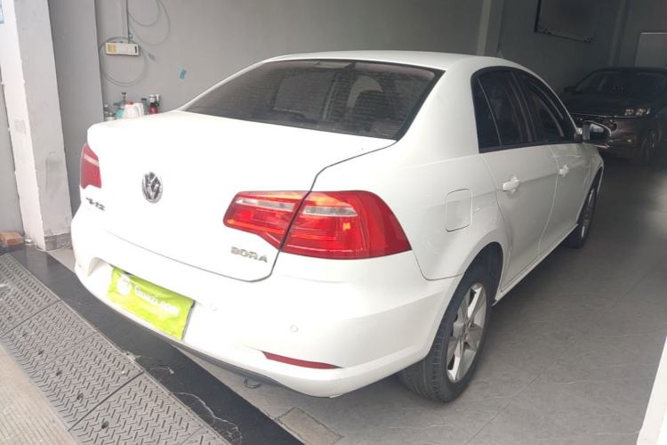 Used Volkswagen Bora 2015 Qihui Edition 1.6L Automatic Fashion Model Rear Right 45 Deg
