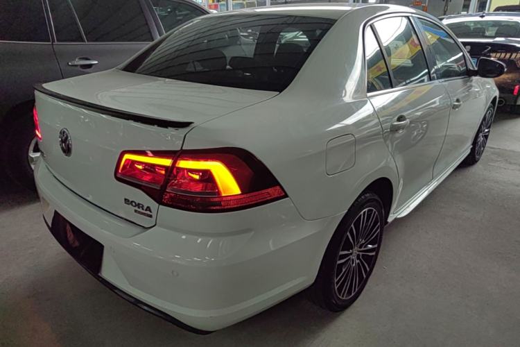 Used Volkswagen Bora 2015 Value Edition 1.4TSI Automatic Sportline Rear Right 45 Deg