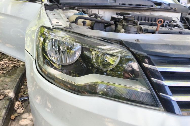 Used Volkswagen Bora 2015 Value Edition 1.6L Automatic Comfort Version Right Front Headlight