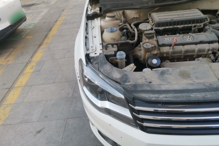 Used Volkswagen Bora 2015 Value Edition 1.6L Automatic Comfort Version Right Front Headlight