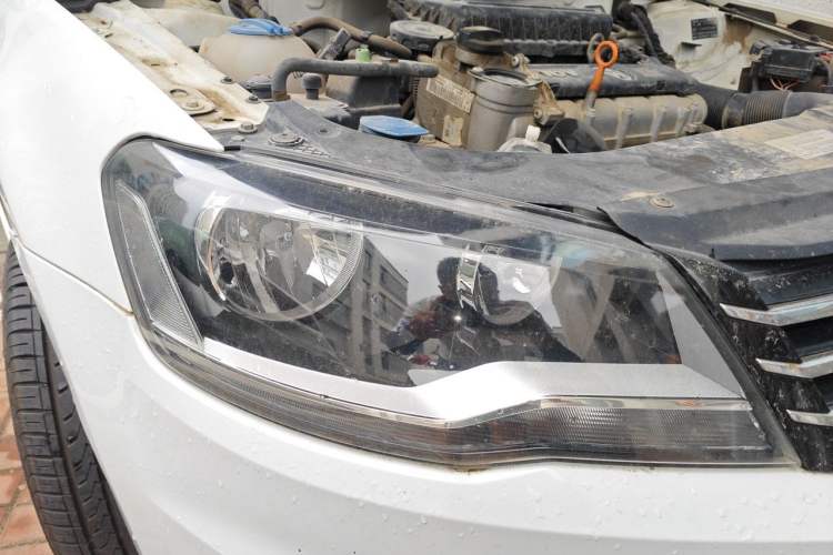 Used Volkswagen Bora 2015 Qihui Edition 1.6L Automatic Fashion Model Right Front Headlight