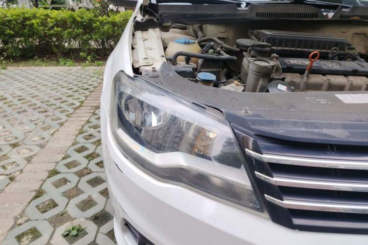 Used Volkswagen Bora 2015 Qihui Edition 1.6L Automatic Fashion Model Right Front Headlight
