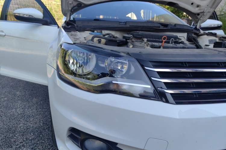 Used Volkswagen Bora 2015 Zhuihui Edition 1.6L Manual Comfort Model Right Front Headlight