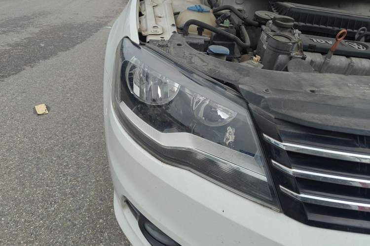 Used Volkswagen Bora 2015 Value Edition 1.6L Automatic Comfort Version Right Front Headlight