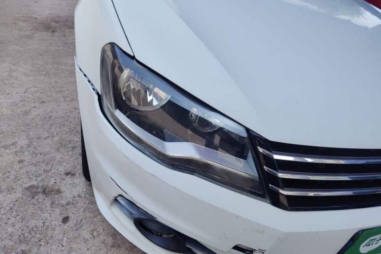 Used Volkswagen Bora 2015 Zhuihui Edition 1.6L Manual Comfort Model Right Front Headlight