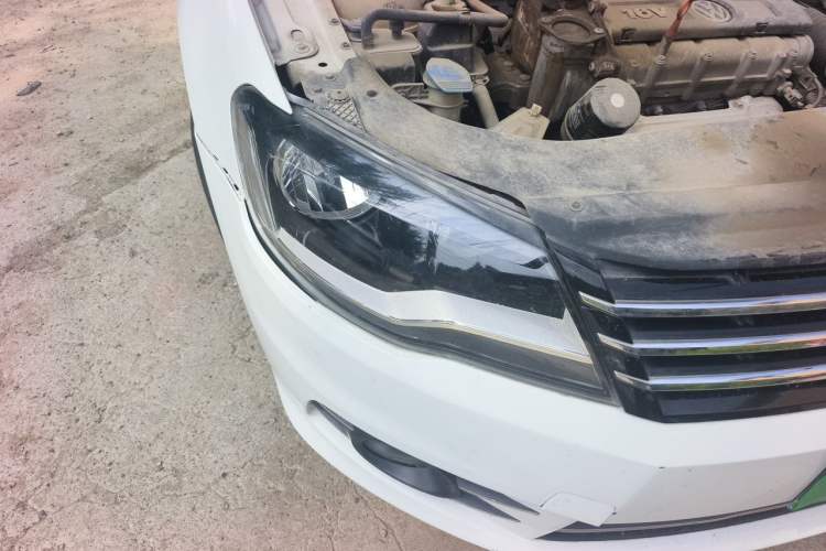 Used Volkswagen Bora 2015 Qihui Edition 1.6L Automatic Fashion Model Right Front Headlight