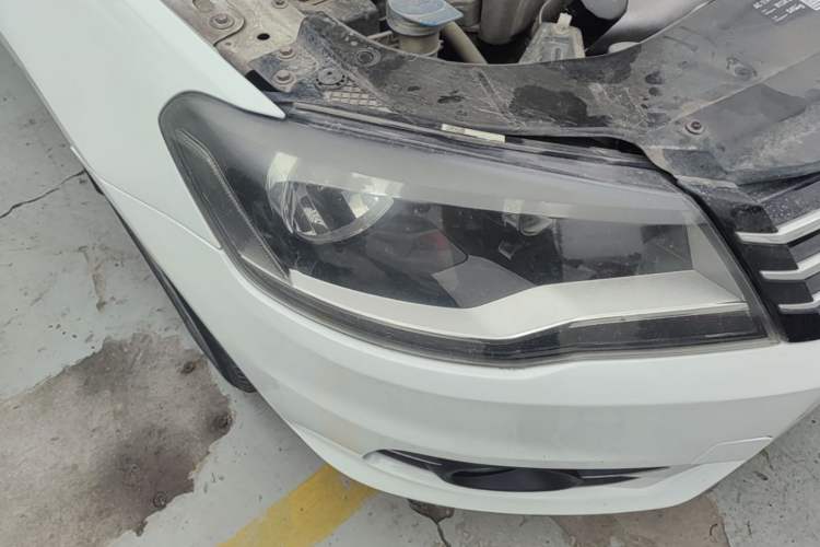 Used Volkswagen Bora 2015 Qihui Edition 1.6L Automatic Fashion Model Right Front Headlight