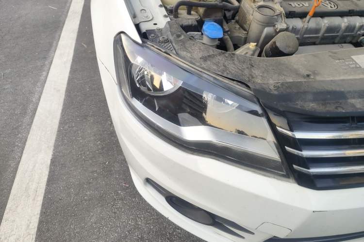 Used Volkswagen Bora 2015 Value Edition 1.6L Automatic Comfort Version Right Front Headlight