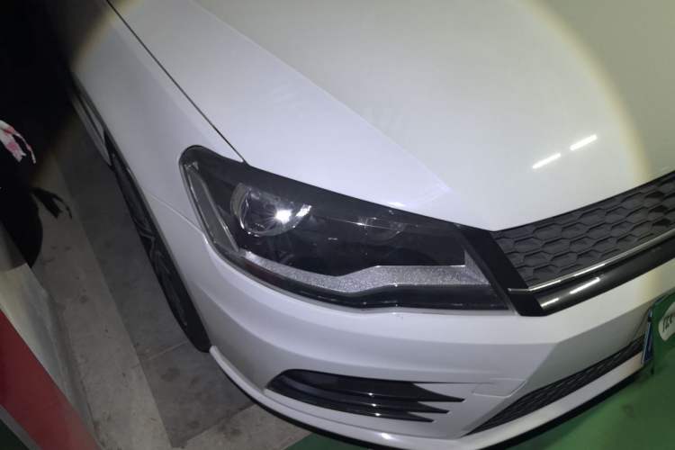 Used Volkswagen Bora 2015 Value Edition 1.4TSI Automatic Sportline Right Front Headlight