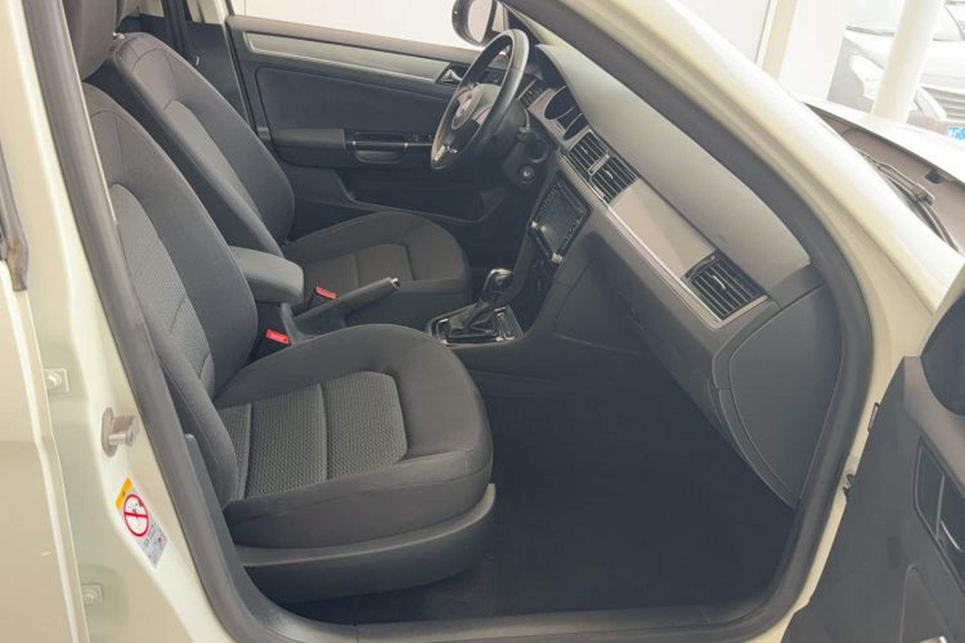 Used Volkswagen Bora 2015 Qihui Edition 1.6L Automatic Fashion Model Right Front Seat