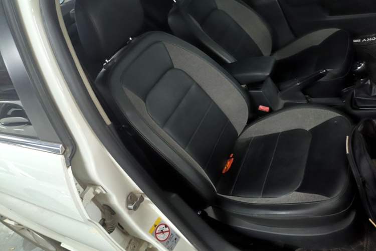 Used Volkswagen Bora 2015 Zhuihui Edition 1.6L Manual Comfort Model Right Front Seat