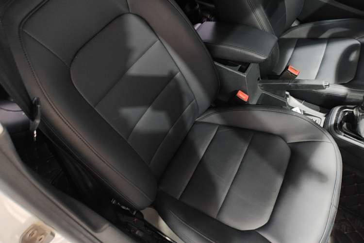 Used Volkswagen Bora 2015 Value Edition 1.6L Manual Fashionable Style Right Front Seat