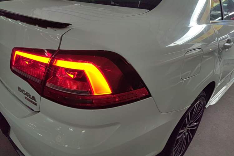 Used Volkswagen Bora 2015 Value Edition 1.4TSI Automatic Sportline Right Rear Taillight