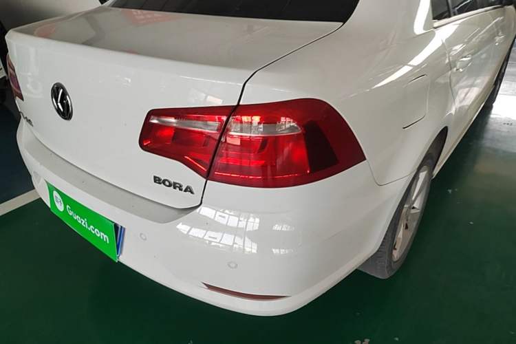 Used Volkswagen Bora 2015 Value Edition 1.6L Manual Fashionable Style Right Rear Taillight