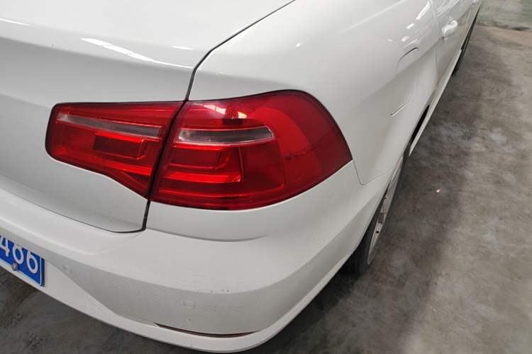 Used Volkswagen Bora 2015 Value Edition 1.6L Manual Fashionable Style Right Rear Taillight