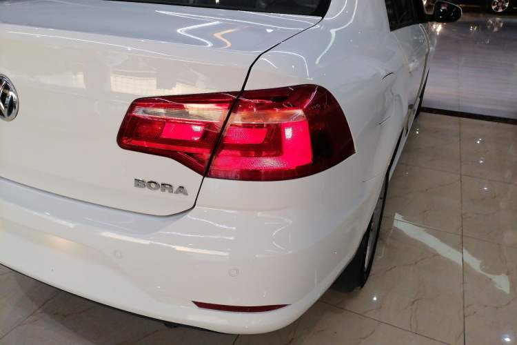 Used Volkswagen Bora 2015 Value Edition 1.6L Manual Fashionable Style Right Rear Taillight