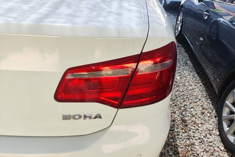 Used Volkswagen Bora 2015 Qihui Edition 1.6L Automatic Fashion Model Right Rear Taillight