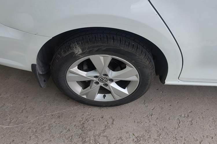 Used Volkswagen Bora 2015 Qihui Edition 1.6L Automatic Fashion Model Right Rear Wheel Hub