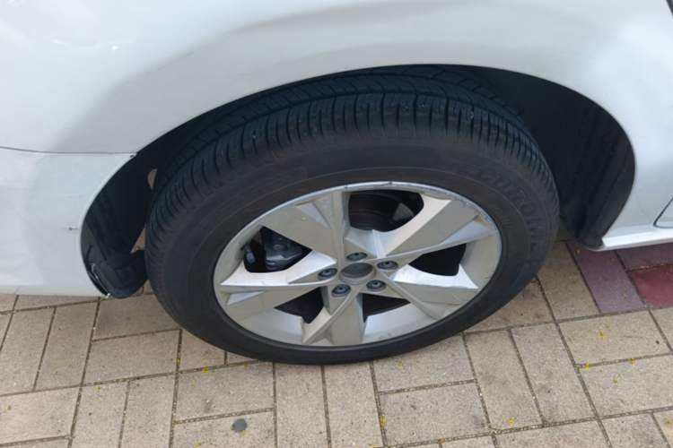 Used Volkswagen Bora 2015 Qihui Edition 1.6L Automatic Fashion Model Right Rear Wheel Hub