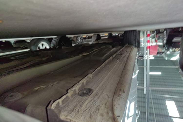 Used Volkswagen Bora 2015 Value Edition 1.4TSI Automatic Sportline Right Side Sill