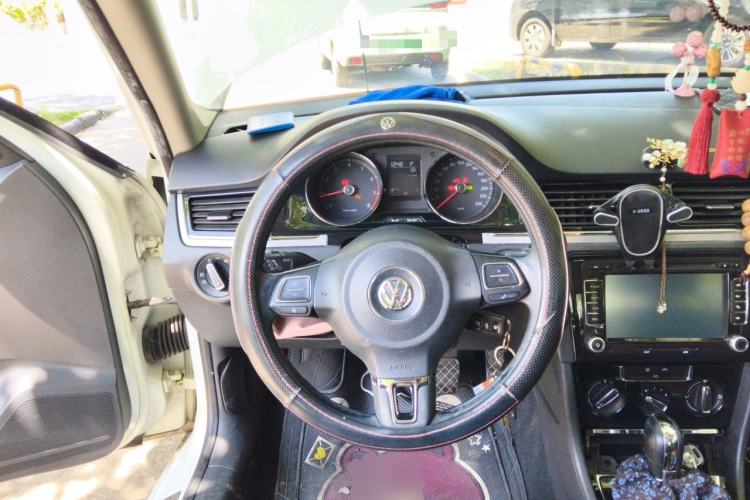 Used Volkswagen Bora 2015 Value Edition 1.6L Automatic Comfort Version Steering Wheel