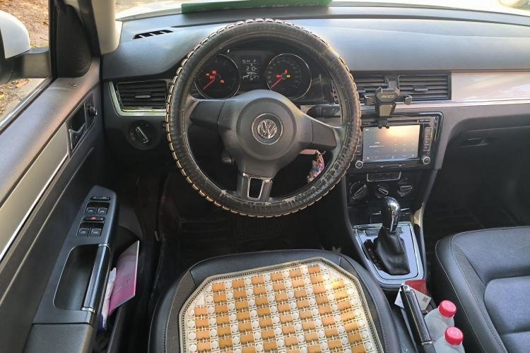 Used Volkswagen Bora 2015 Qihui Edition 1.6L Automatic Fashion Model Steering Wheel
