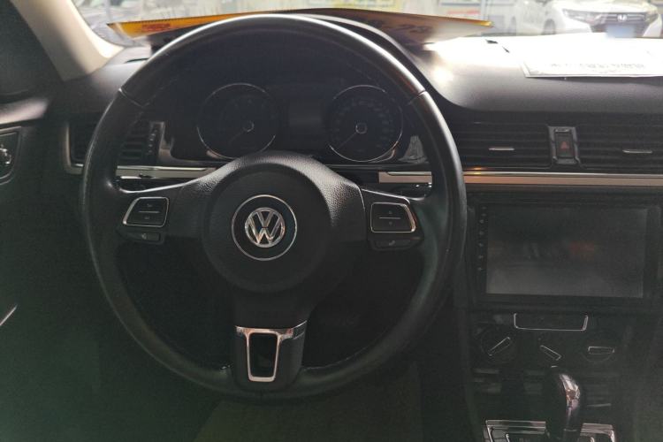 Used Volkswagen Bora 2015 Value Edition 1.6L Automatic Comfort Version Steering Wheel